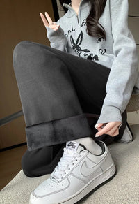 Cara Retro Sweatpants | Vintage & Stylish
