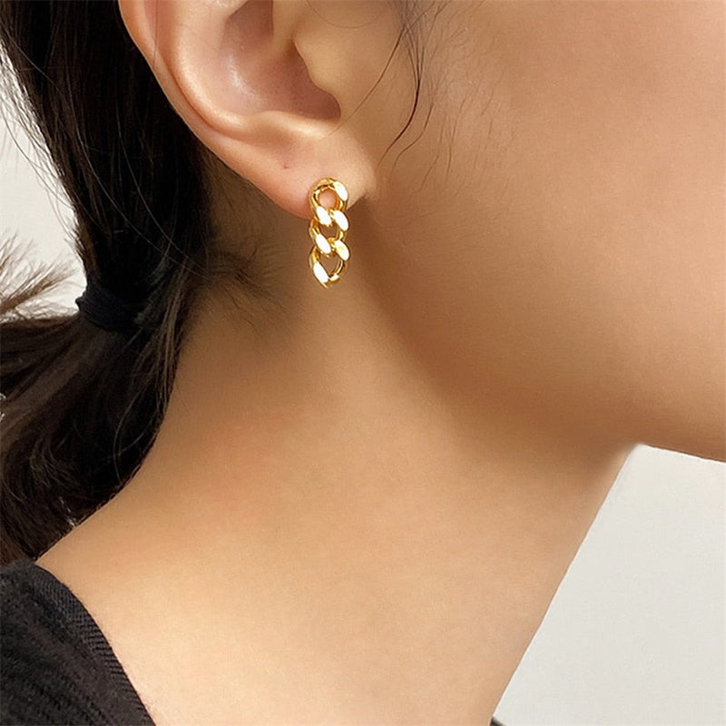 Gold Chain Earrings | Complete your outfit with these beautiful earrings