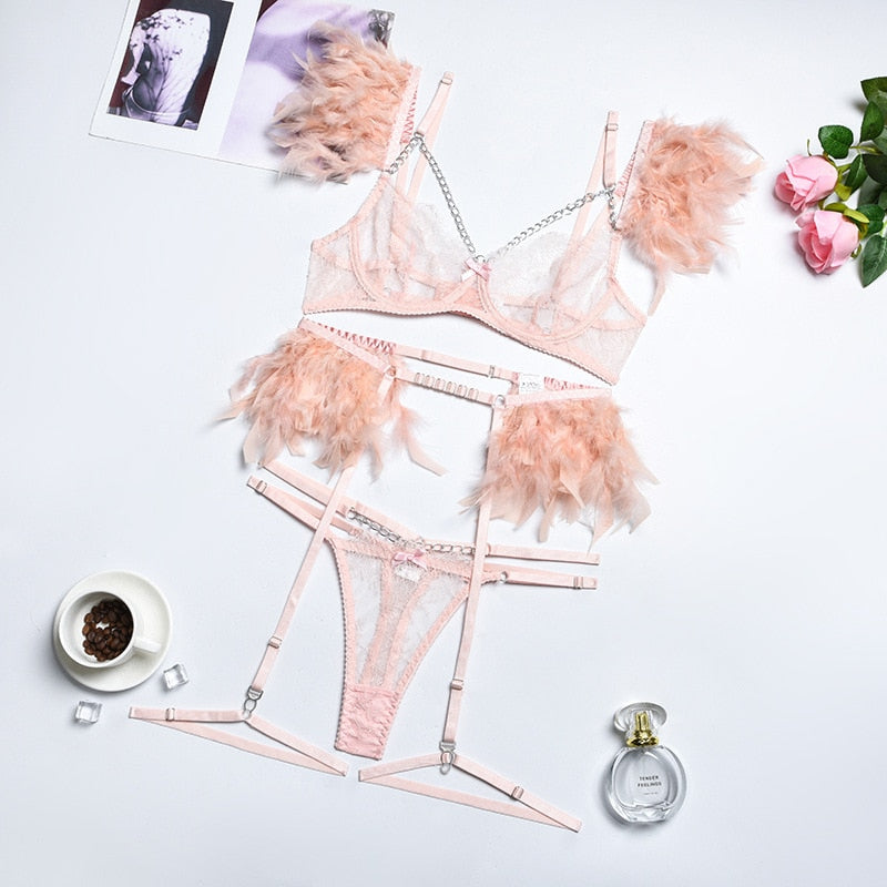 Sammy Jackson™ Mirella 3-Piece Lingerie Set | A sexy set with unique details