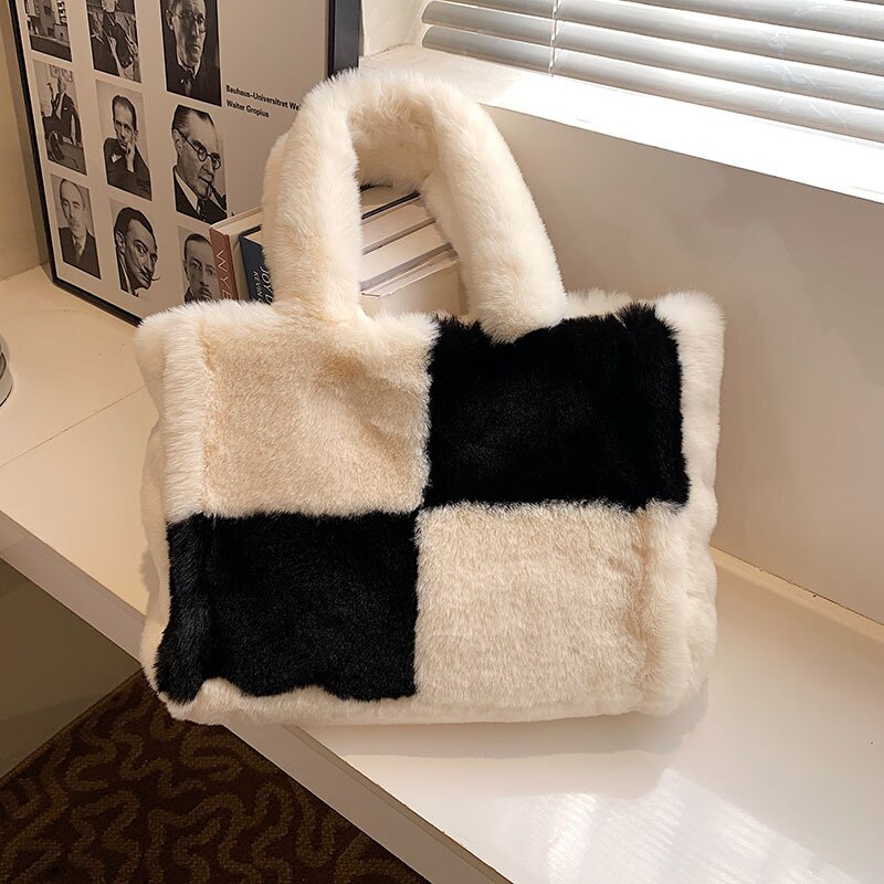 Sammy Jackson™ Pipa Plush Handbag | A Comfortable & Wintery Women's Bag
