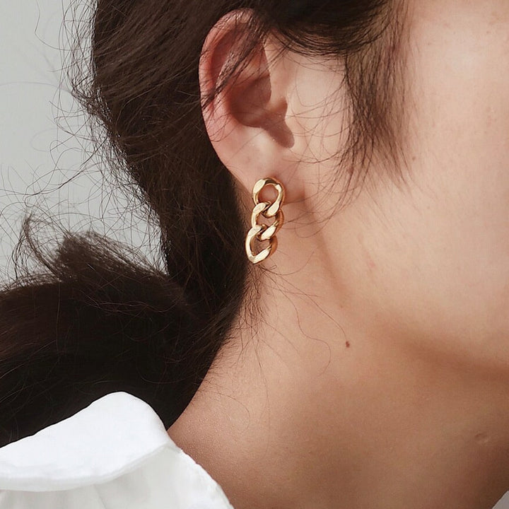 Gold Chain Earrings | Complete your outfit with these beautiful earrings