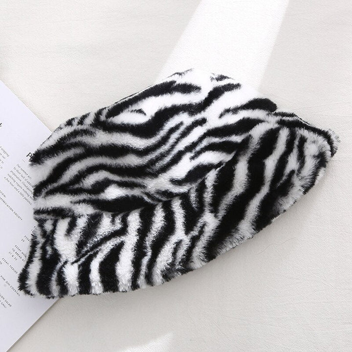 Pipa Plush Bucket Hat | Warm & Fashionable Through Winter