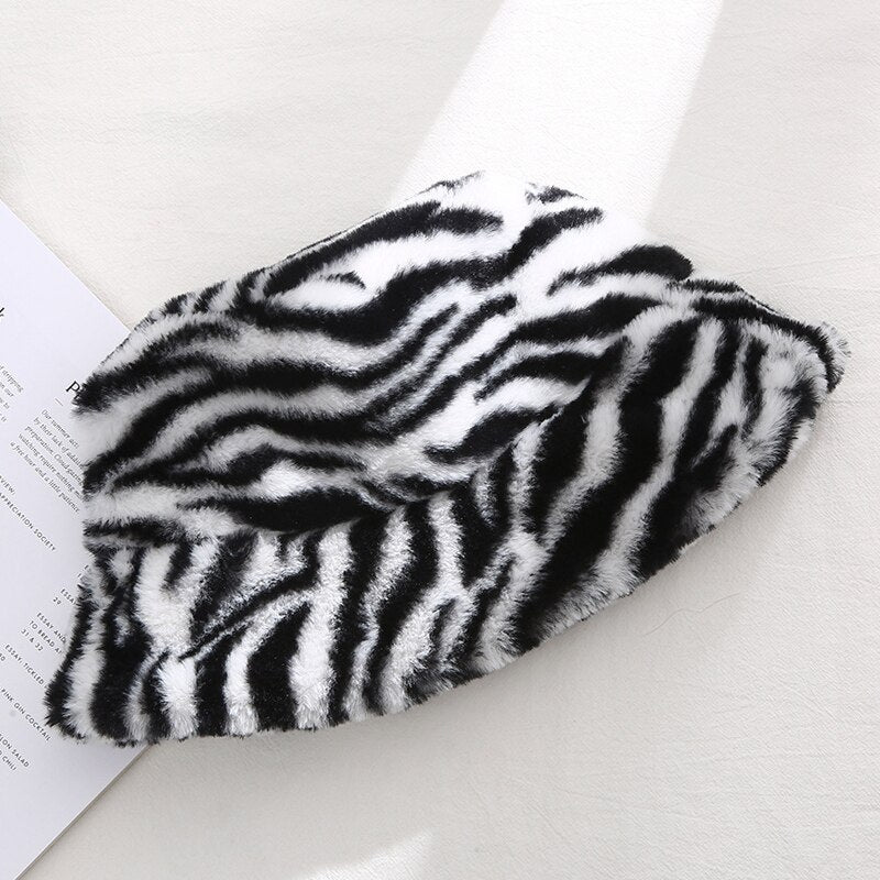 Pipa Plush Bucket Hat | Warm & Fashionable Through Winter