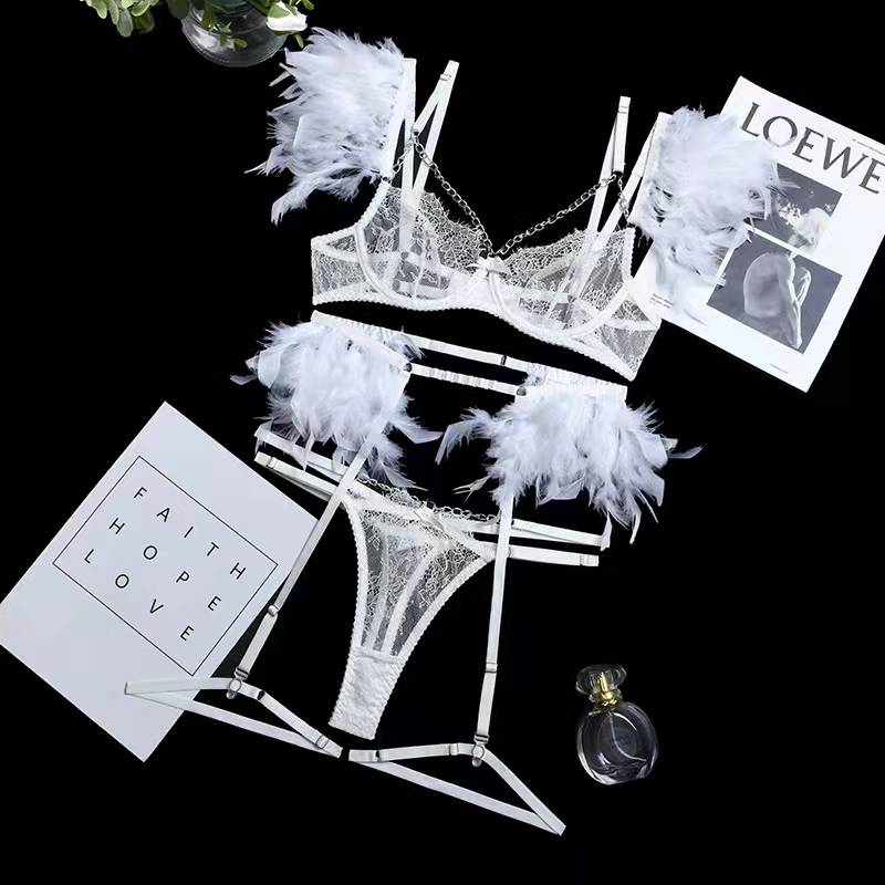 Sammy Jackson™ Mirella 3-Piece Lingerie Set | A sexy set with unique details
