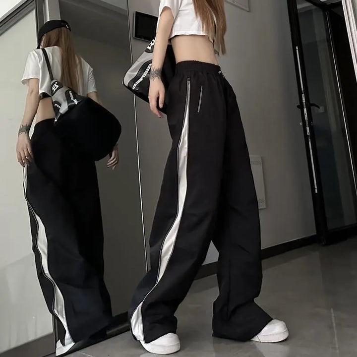Cheska Spodnie dresowe | Stylowe i sportowe