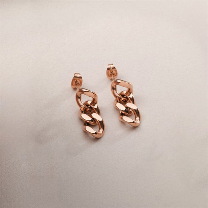 Gold Chain Earrings | Complete your outfit with these beautiful earrings