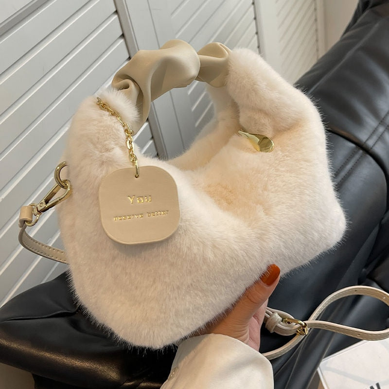 Fluffy Handbag | This bag you just want to hug
