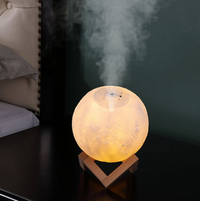 Moon Air Purifier | Maanlamp en lucht bevochtiger in een