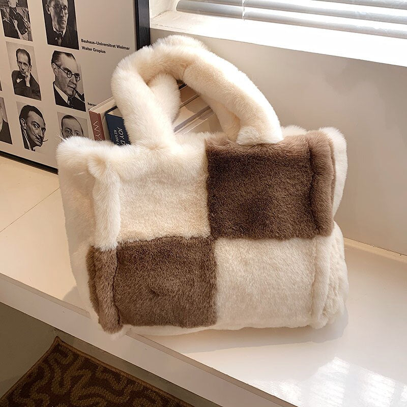 Sammy Jackson™ Pipa Plush Handbag | A Comfortable & Wintery Women's Bag
