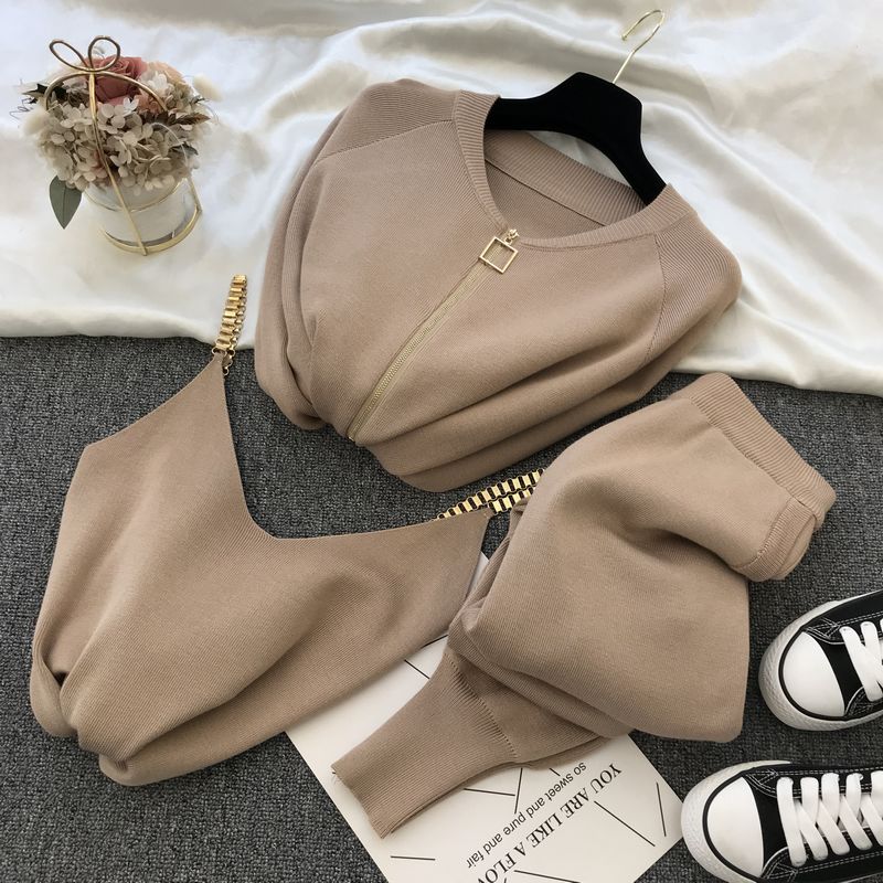 Vicky zestaw treningowy | 3-częściowy, stylowy dres damski